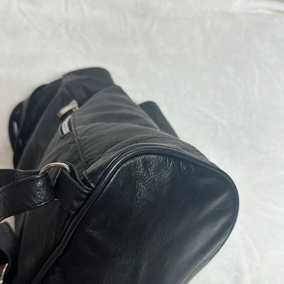 Sleek Black Backpack /Bycketbag with Vertical Zipper - Picture 7 of 13